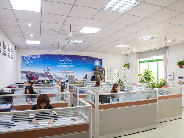 廣東<i style='color:red'>工服定制</i>廠家哪家好？