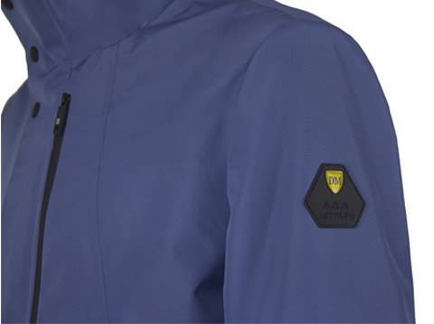 廠家定制品牌沖鋒衣，防水壓膠沖鋒衣