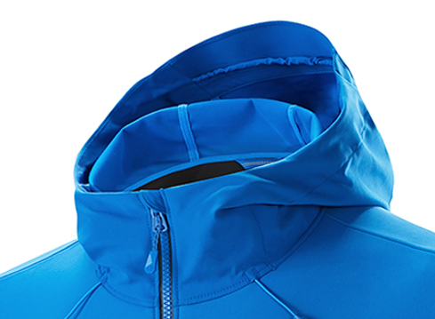 中高端品牌沖鋒衣定制團隊服裝生產(chǎn)