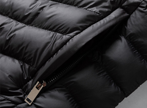 時(shí)尚潮牌男款羽絨服生產(chǎn)廠家定制品牌羽絨服