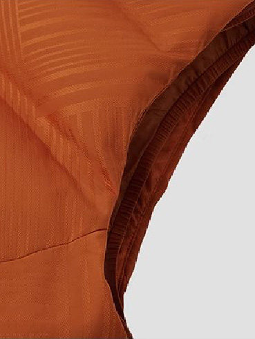 羽絨服工廠來(lái)圖來(lái)樣貼牌代工品牌加厚羽絨服